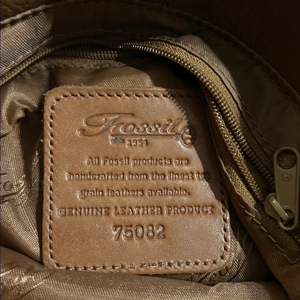 Elegant Genuine Leather Fossil Shoulder Bag - Picture 7 of 10